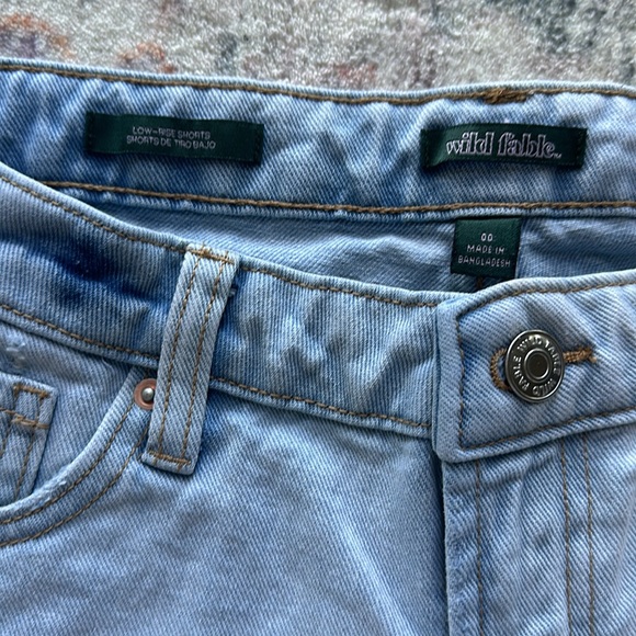 Size 00 Jean shorts - Picture 2 of 3